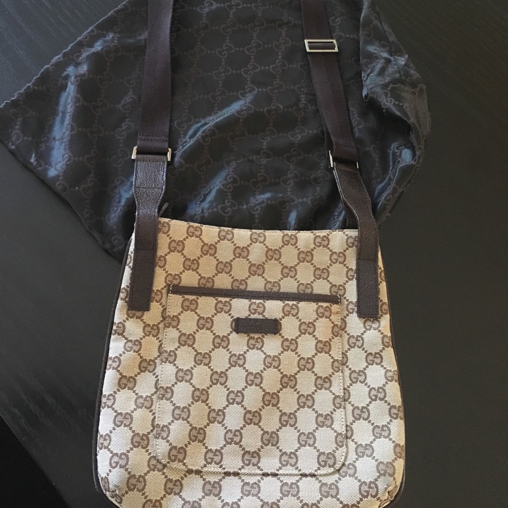 Gucci Messenger bag