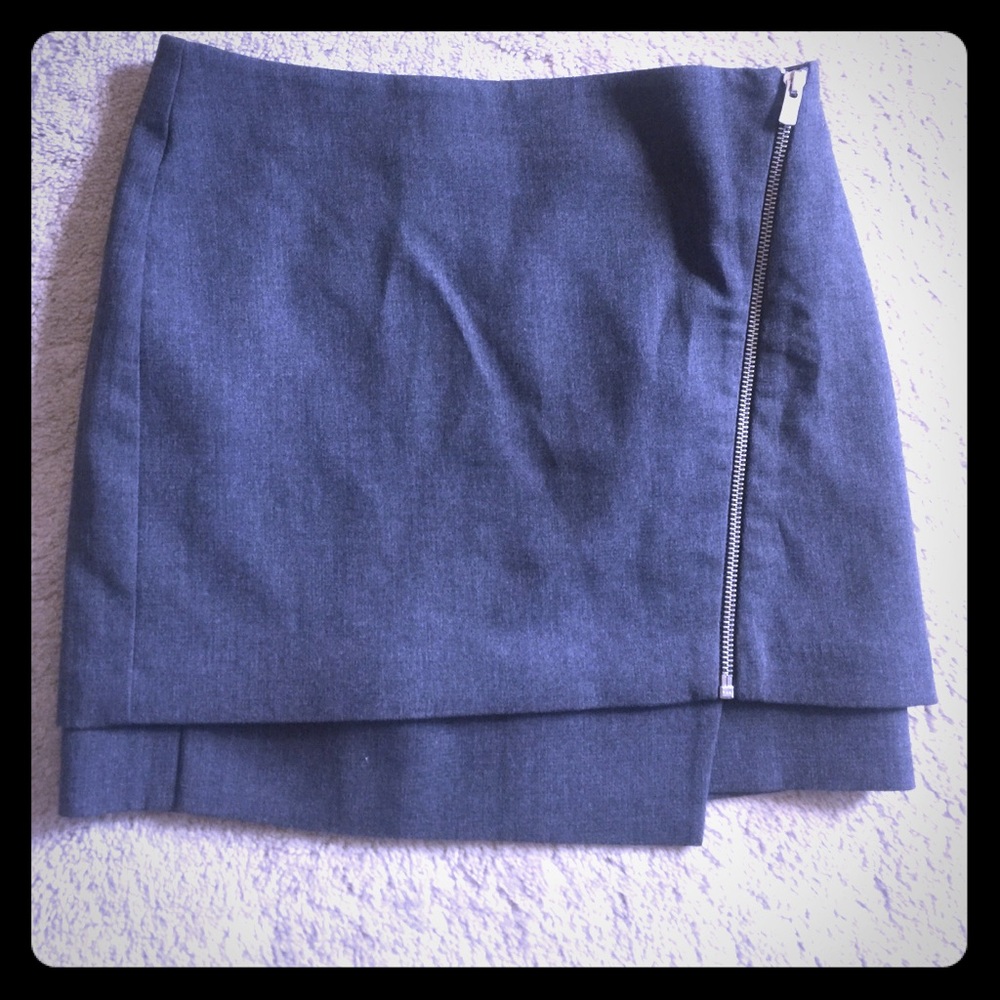 New! Grey asymmetrical zip skirt
