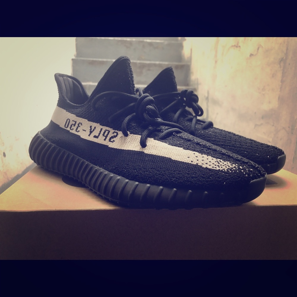Yeezy 350v2 Oreos