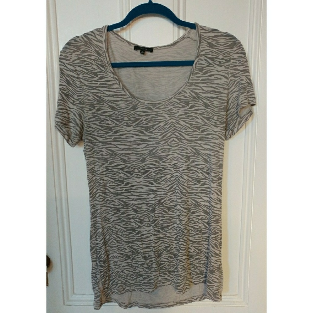 Aritzia/Talula Stretch Tee