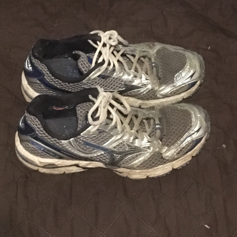 Mizuno Wave Rider 13 sneakers