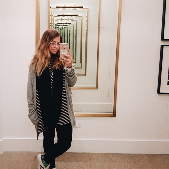 Meet Your Posher, Dena - Picture 2 of 5