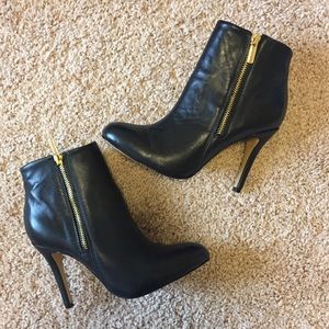 Banana Republic Black Leather Ankle Boots Sz 7