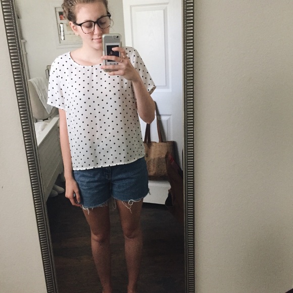 White polka dot shirt - Picture 2 of 3