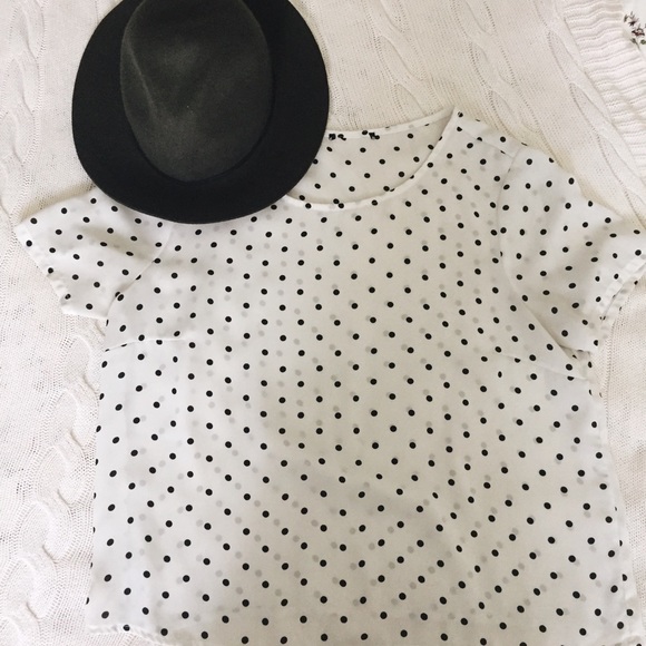 White polka dot shirt - Picture 3 of 3