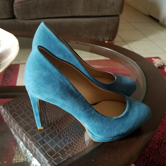 Gianni Bini Size 6.5m Turquoise Pumps Brand New - Picture 1 of 5