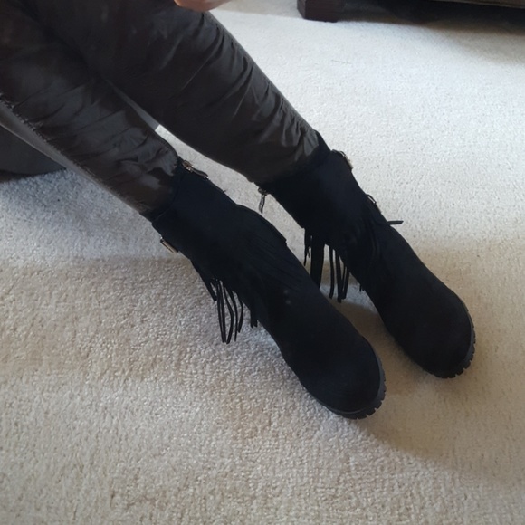 NWT Boho fringe & buckle black faux suede bootie - Picture 2 of 8