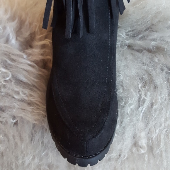 NWT Boho fringe & buckle black faux suede bootie - Picture 5 of 8