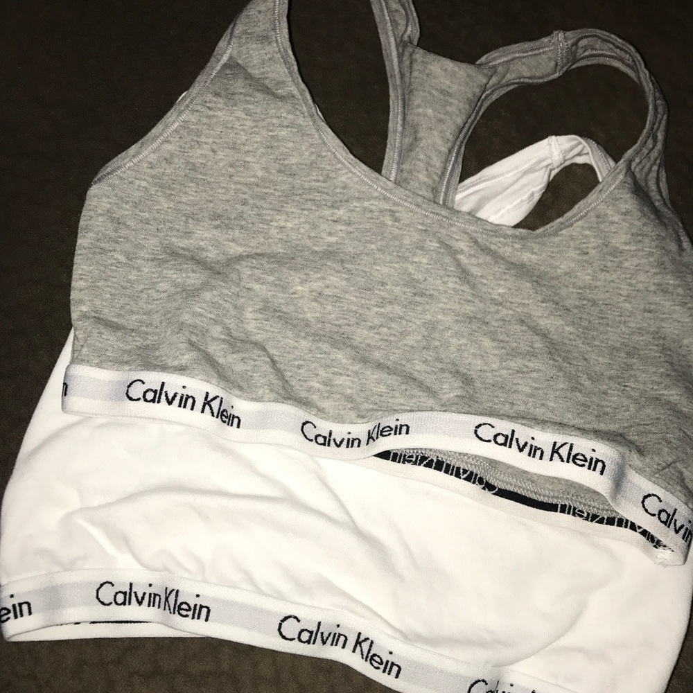 CALVIN KLEIN- gray and white sports bra