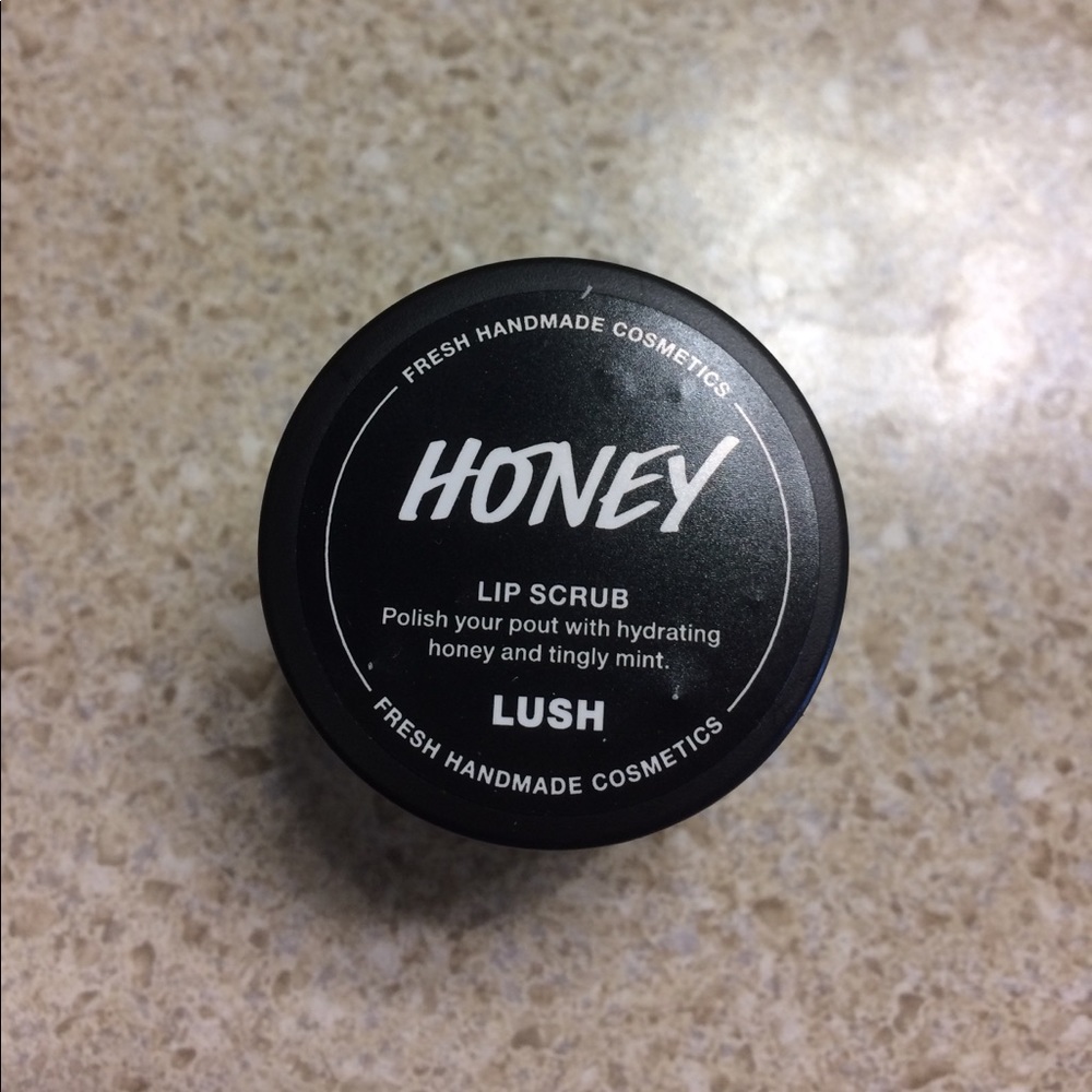 LUSH HONEY LIP SCRUB