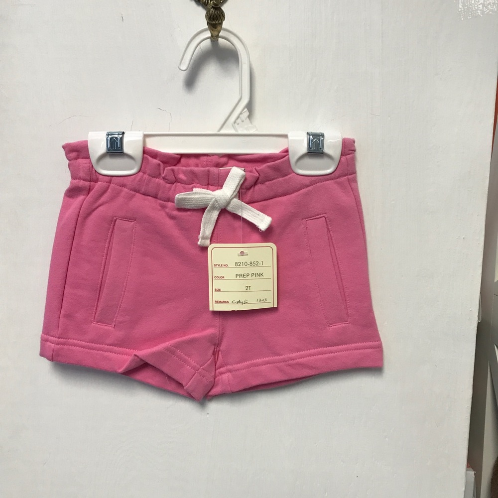 Pink shorts with pocket