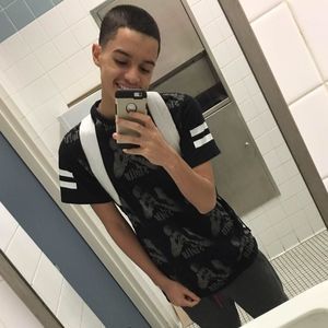 Meet your Posher, Adrian