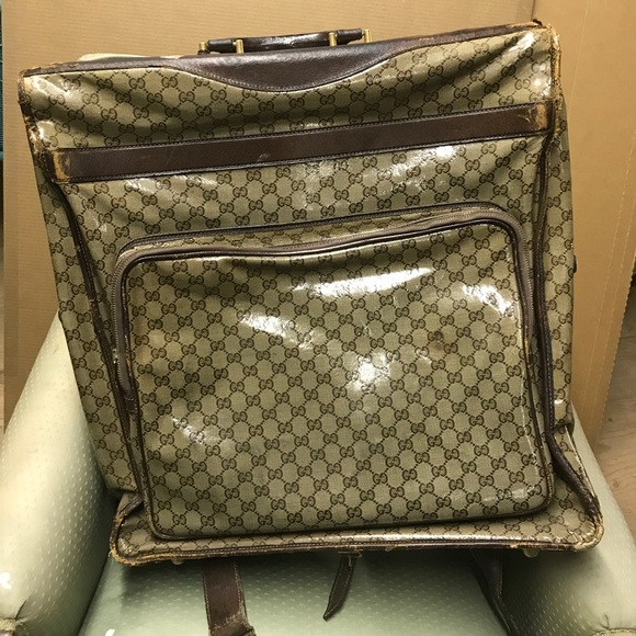 Gucci Handbags - Vintage Gucci hanger travel bag