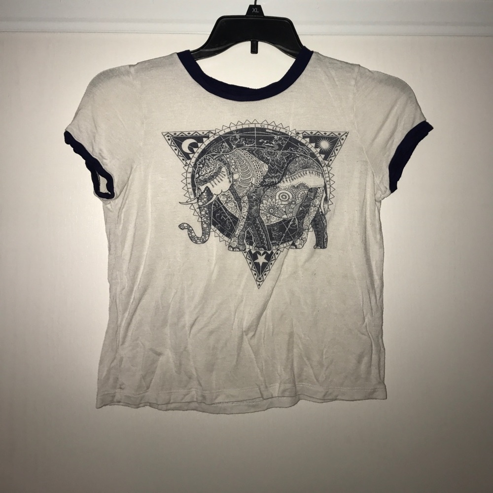 Super cute lightweight top!!