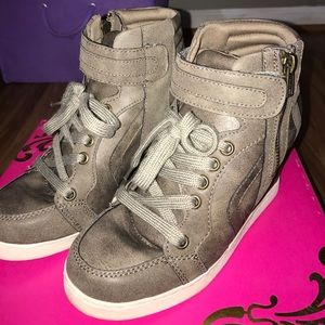 Olive green heeled sneakers