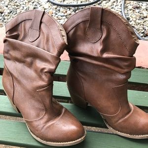 Cute short "cowboy" boots