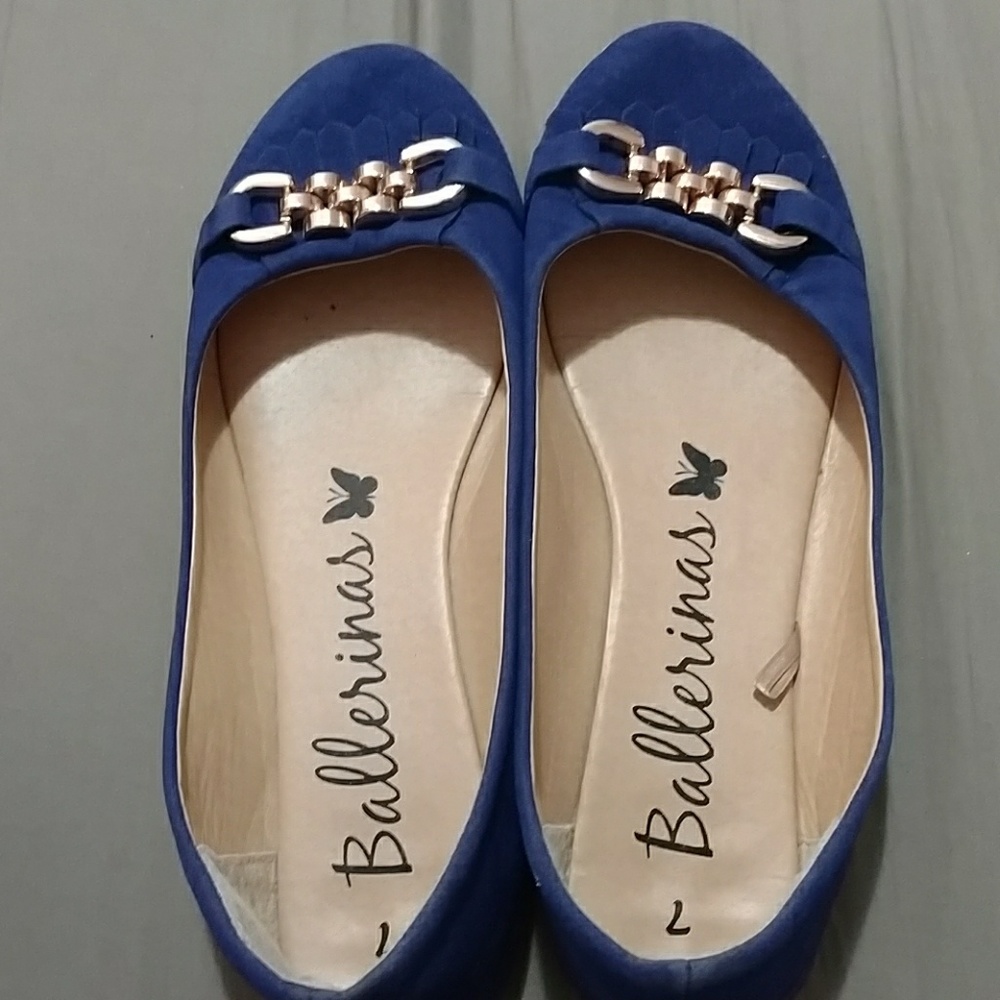 Blue velvet flats