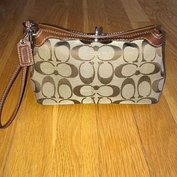 New Coach Signature Wristlet - Picture 2 of 5