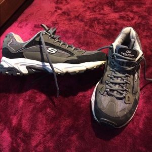 SKECHERS SPORT SHOES SIZE 12