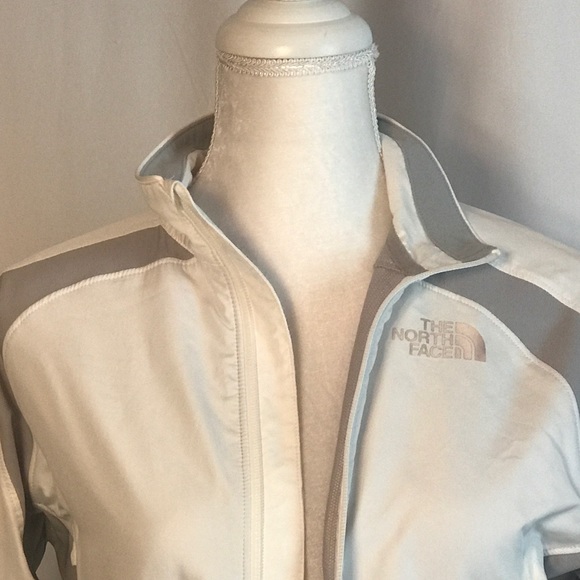 The North Face Jackets & Blazers - The North Face lightweight jacket size small