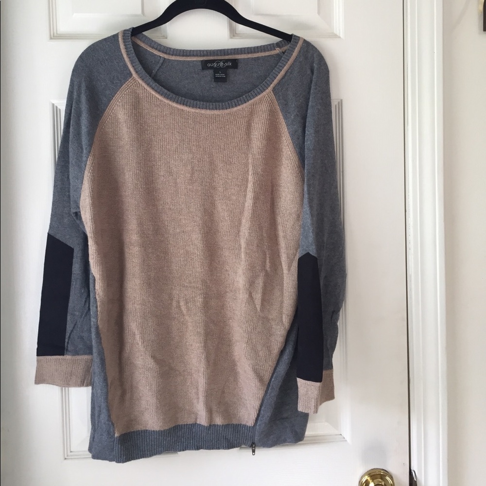 August Silk size L sweater