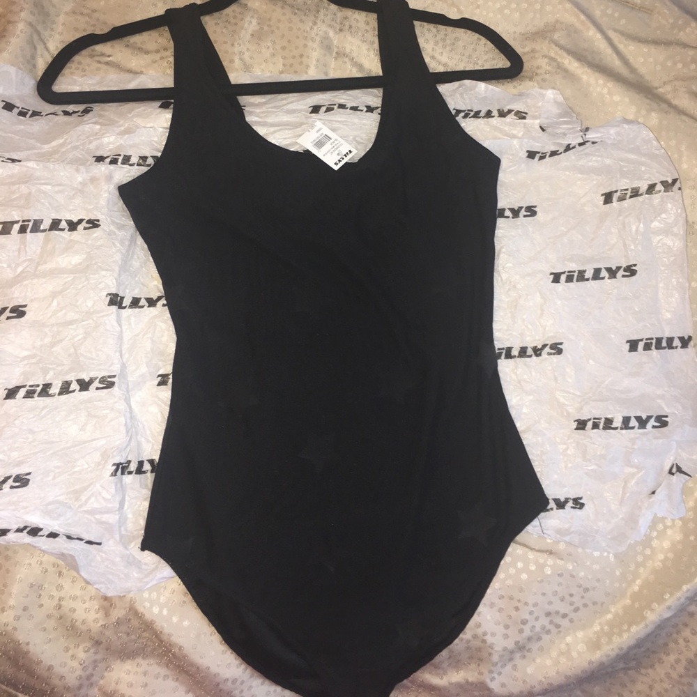 New Tillys black star body suite!