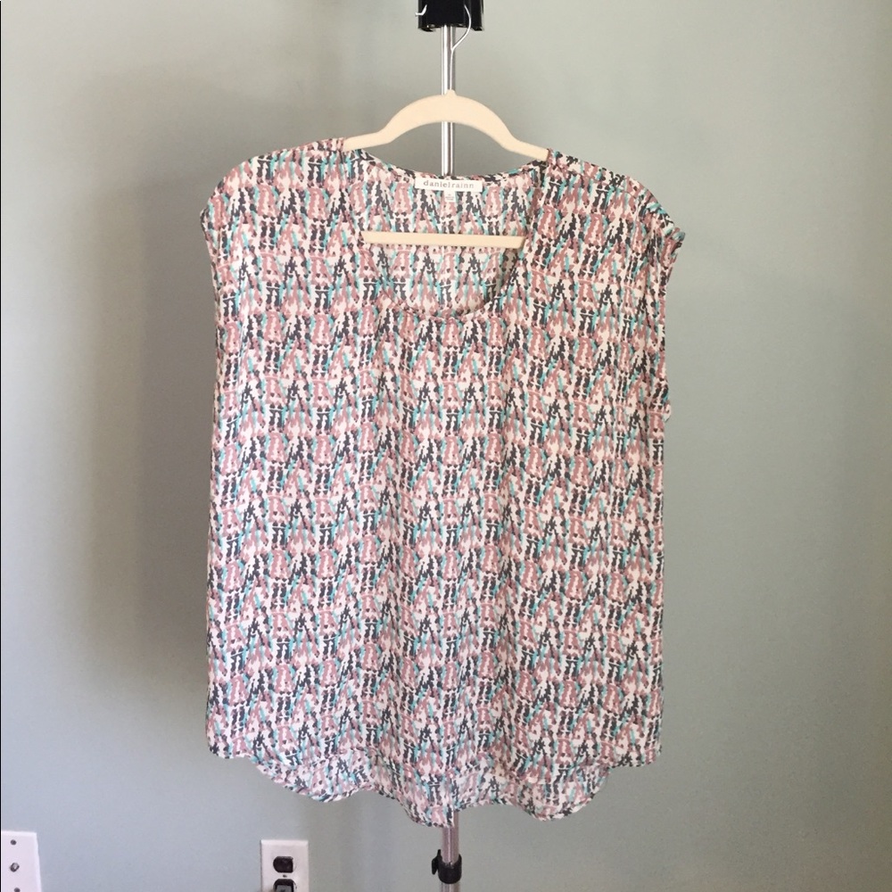 Flowly sleeveless shirt