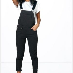 NWT Boohoo Black Overalls