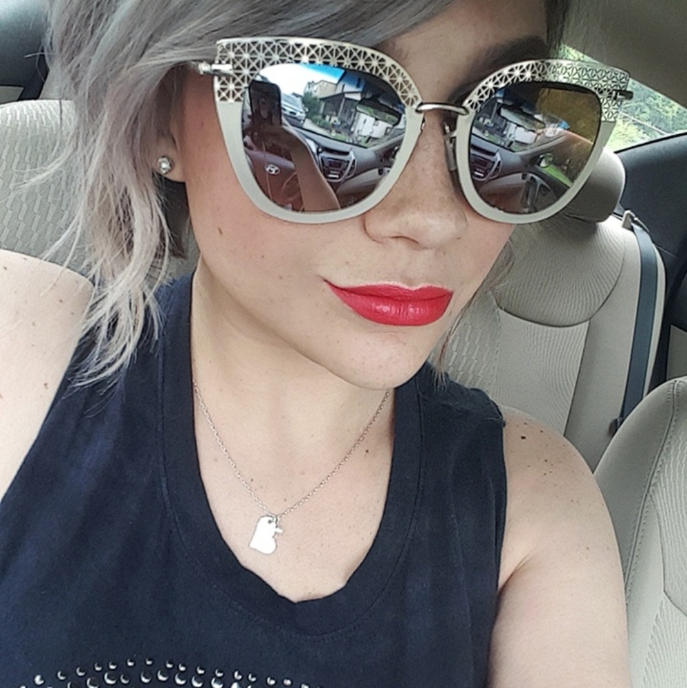 Meet your Posher, Kayla