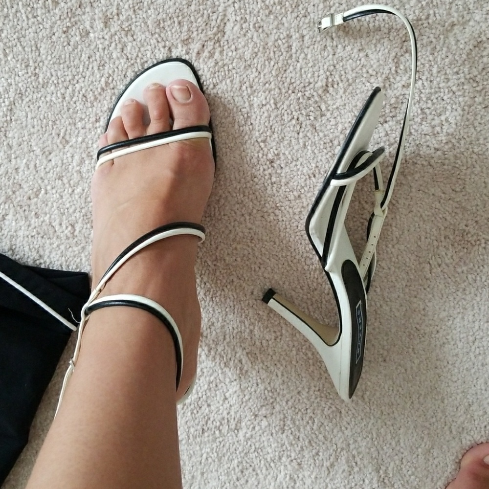 BAKERS Black and white heeled sandals