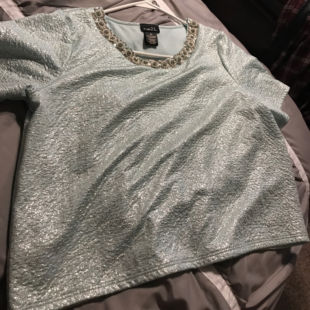Rue 21 dressy crop top