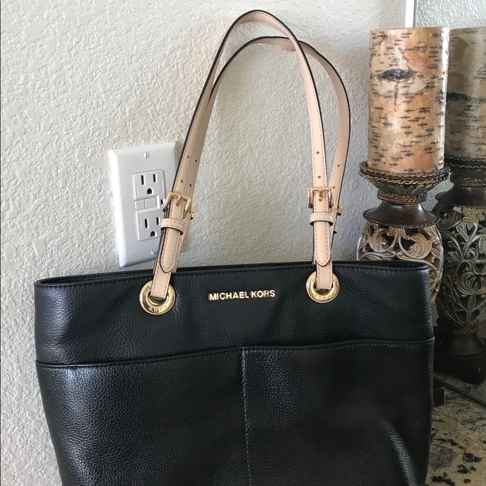 Authentic Michael Kors Bedford Pocket Tote purse