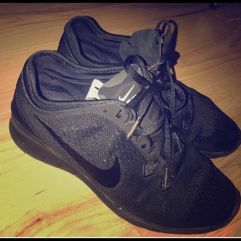 NIKE FREE TR FIT 5