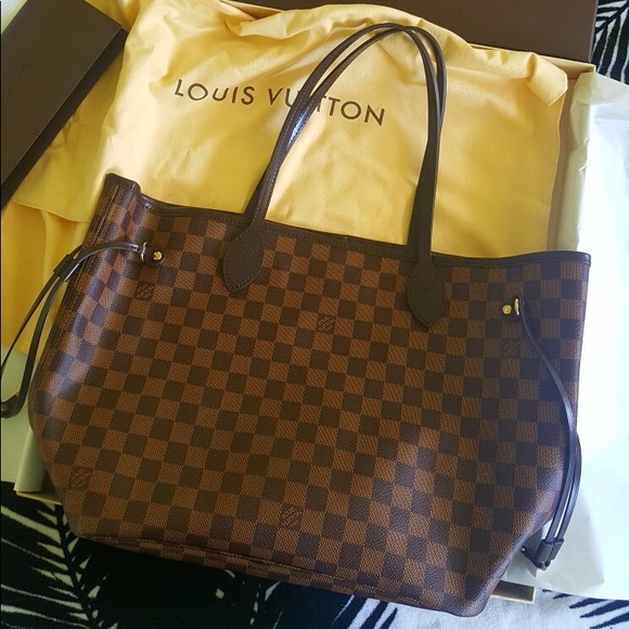 Louis Vuitton Handbags - Louis Vuitton Neverfull MM