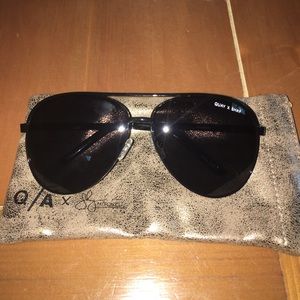 Quay x Shay Mitchell Vivienne Black Sunnies