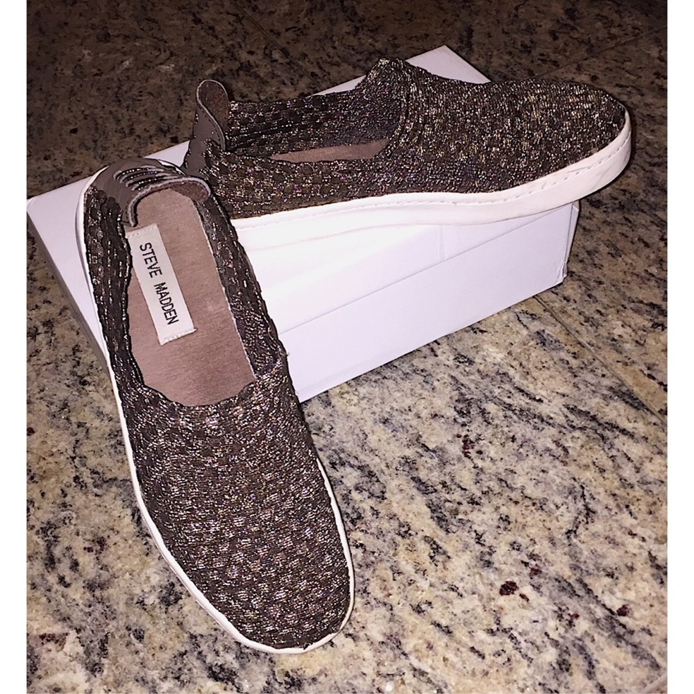 Steve Madden SlipOns
