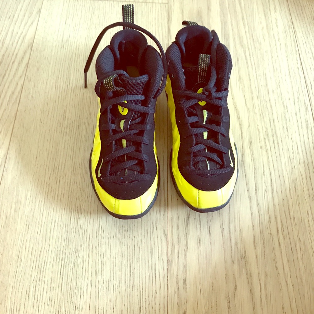 Boys sneakers