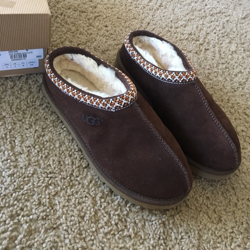 Chocolate brown Uggs