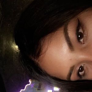 Meet your Posher, Azusena