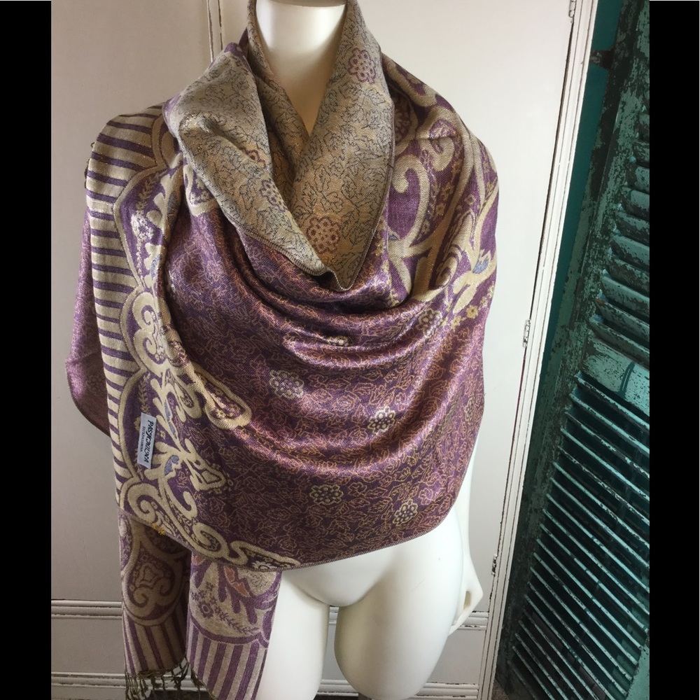 Brand New Oversized Scarf/Wrap - Picture 3 of 4