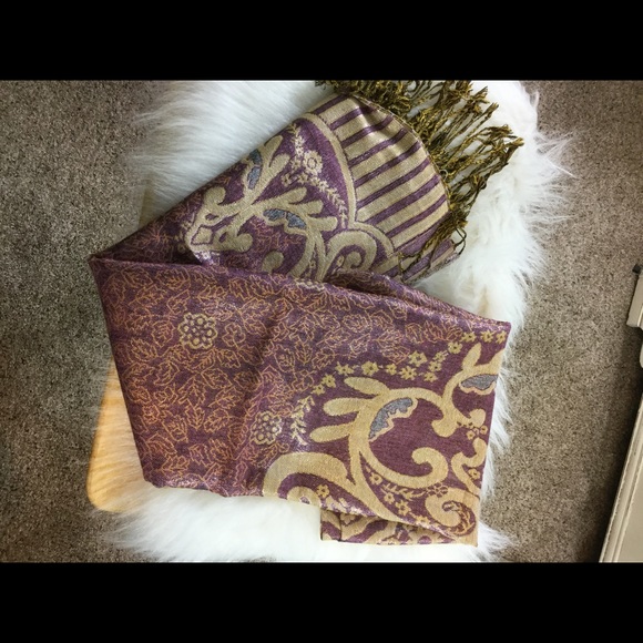 Brand New Oversized Scarf/Wrap - Picture 2 of 4