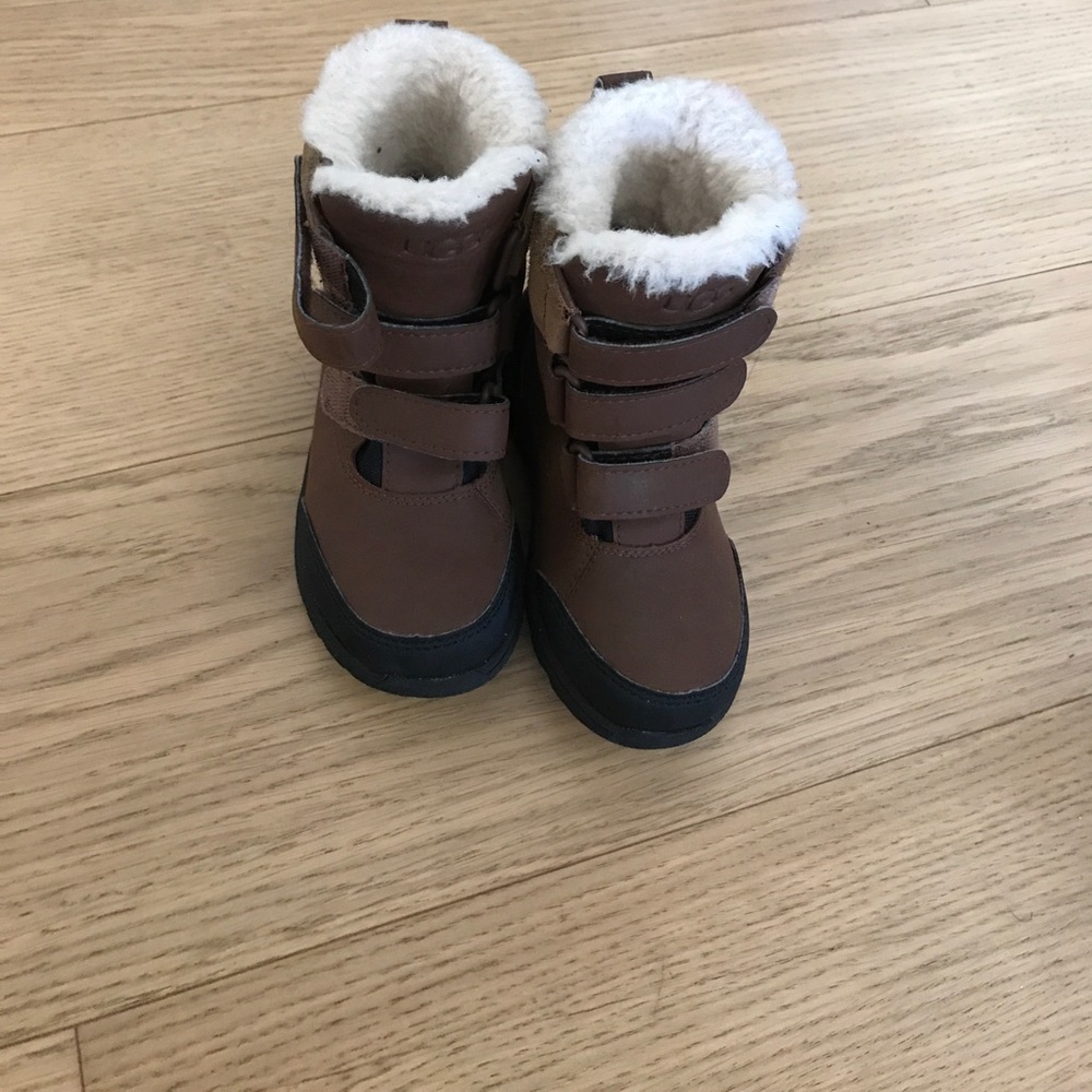 Boys uggs