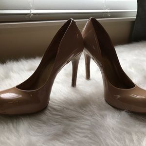 Nude Jessica Simpson Heels!