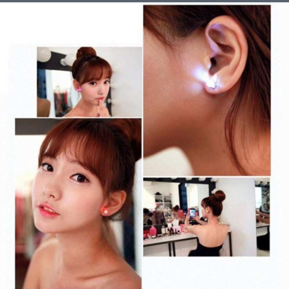 ⭐️ Awesome rhinestone changing LED light up stud earrings ⭐️