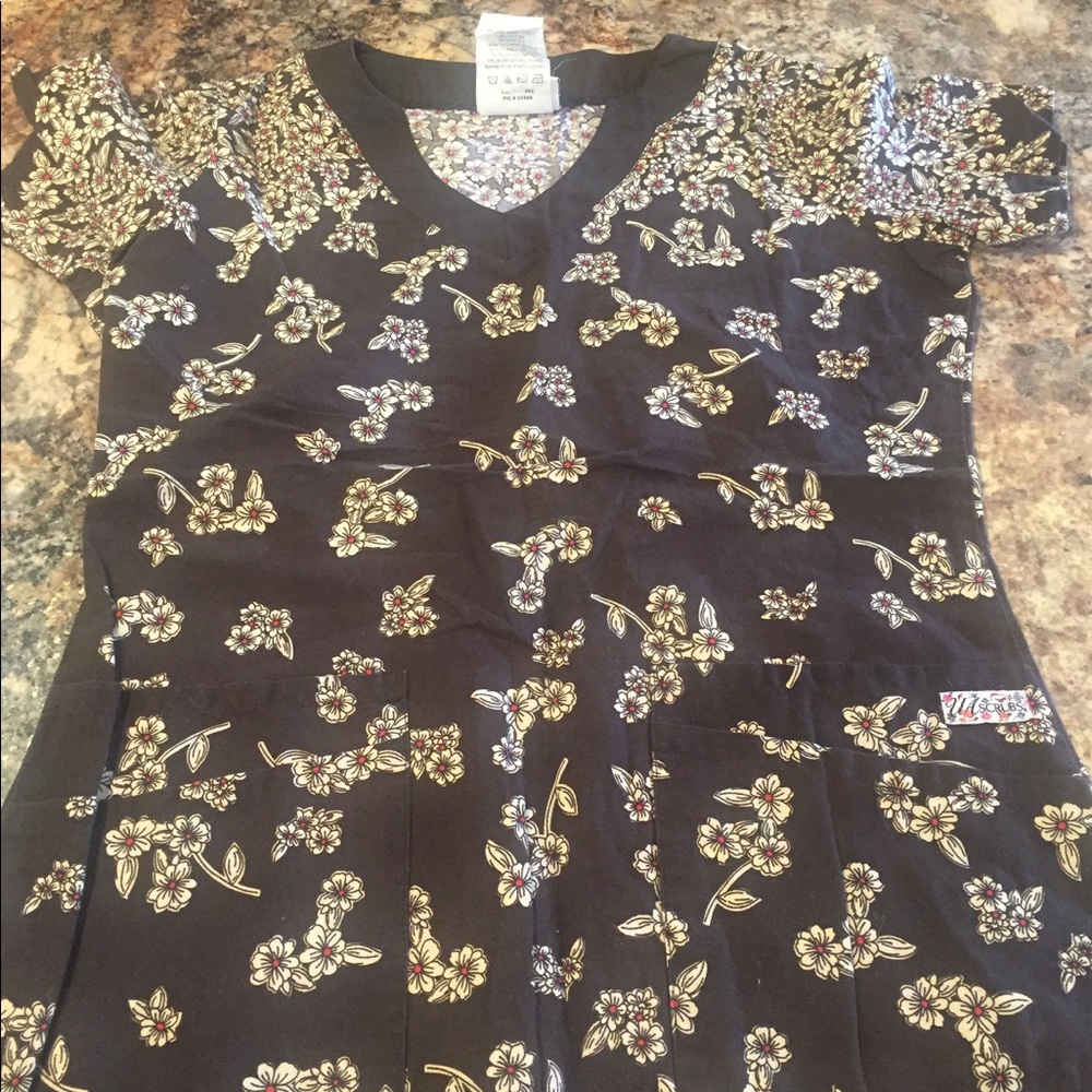Women's  Patterned Scrub Tops