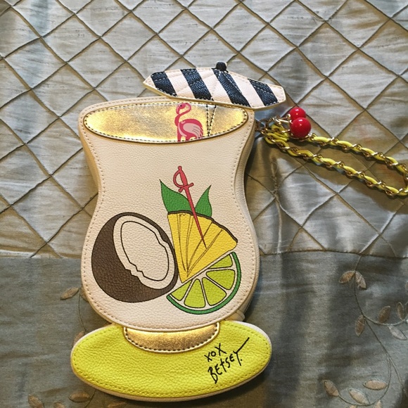 Betsey Johnson Handbags - Betsey Johnson piña colada wristlet