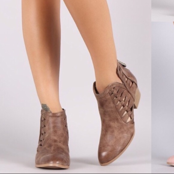 BIG DISCOUNT AVAILABLE 👀SEE 1st LISTING IN CLOSET - Picture 3 of 8