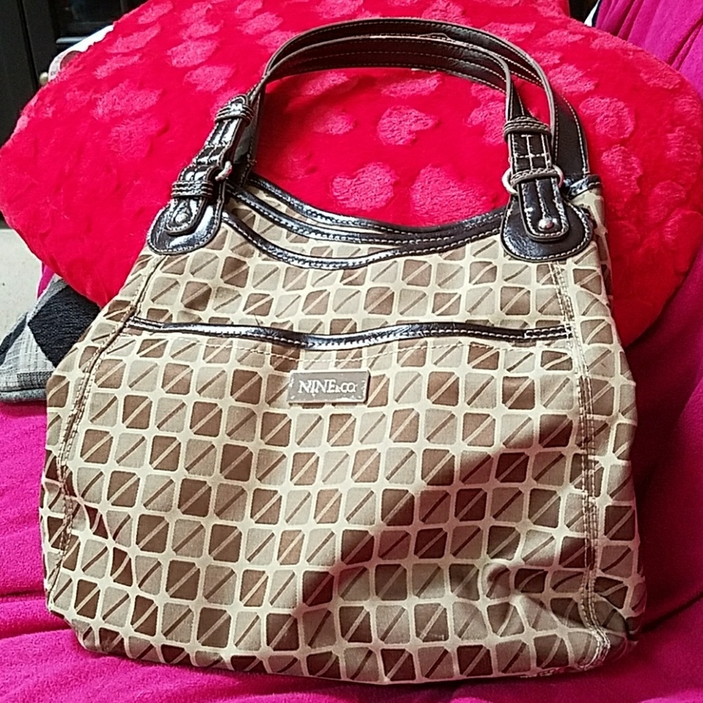 Make me an offer! Like new NINE & Co purse