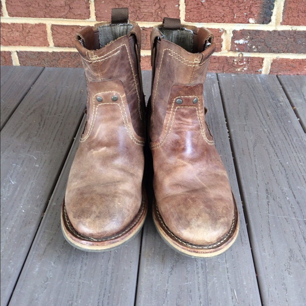 Men's caterpillar 🐛 boots!