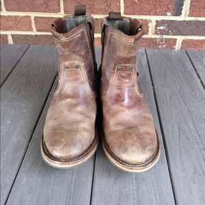 Men's caterpillar 🐛 boots!